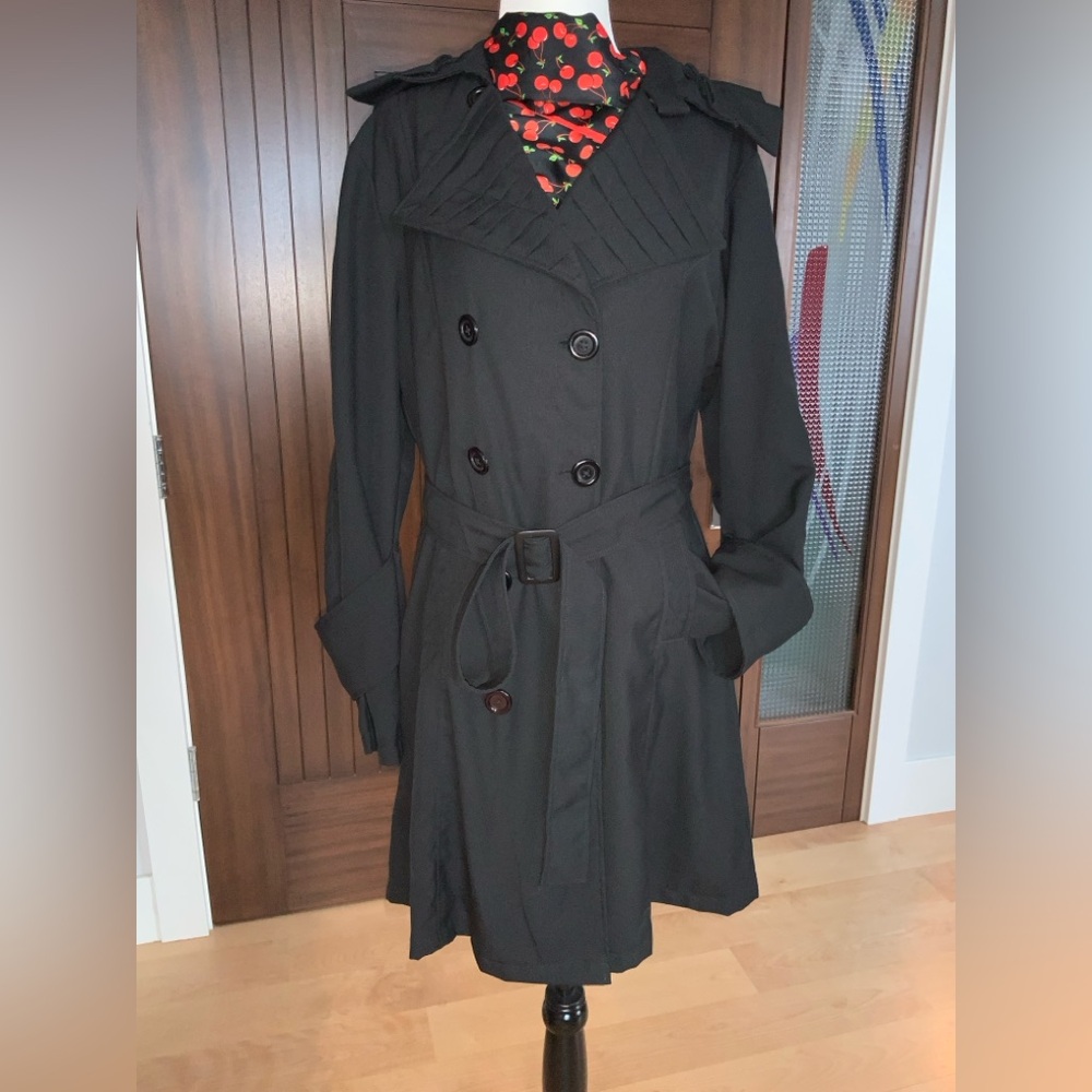 Trench Coat, from designer brand HEAVY RED, Sz L, Like New